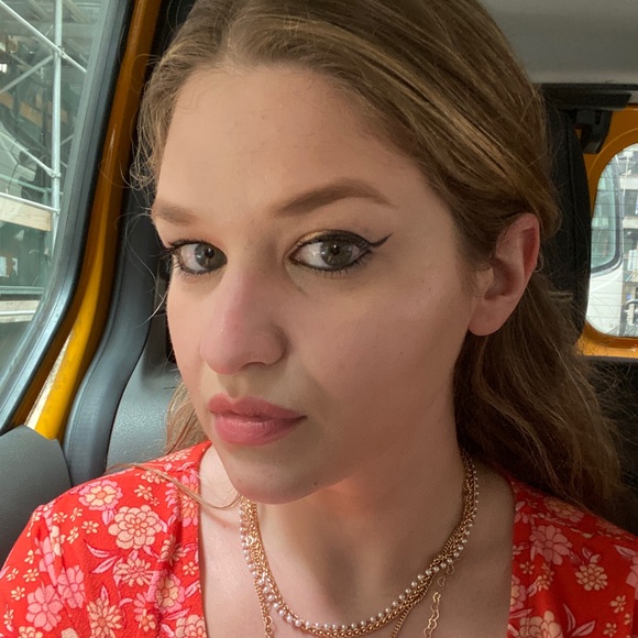 Meet Your Posher, Jess! - Picture 2 of 6